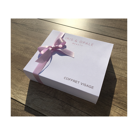 Coffret Galaxie visage | Iris & Opale Beauty. Découvrez nos 15 soins visage emblématiques en format mini. Aux pierres fines et aux extraits végétaux bio. Pour tous les types de peau. Idée cadeau.